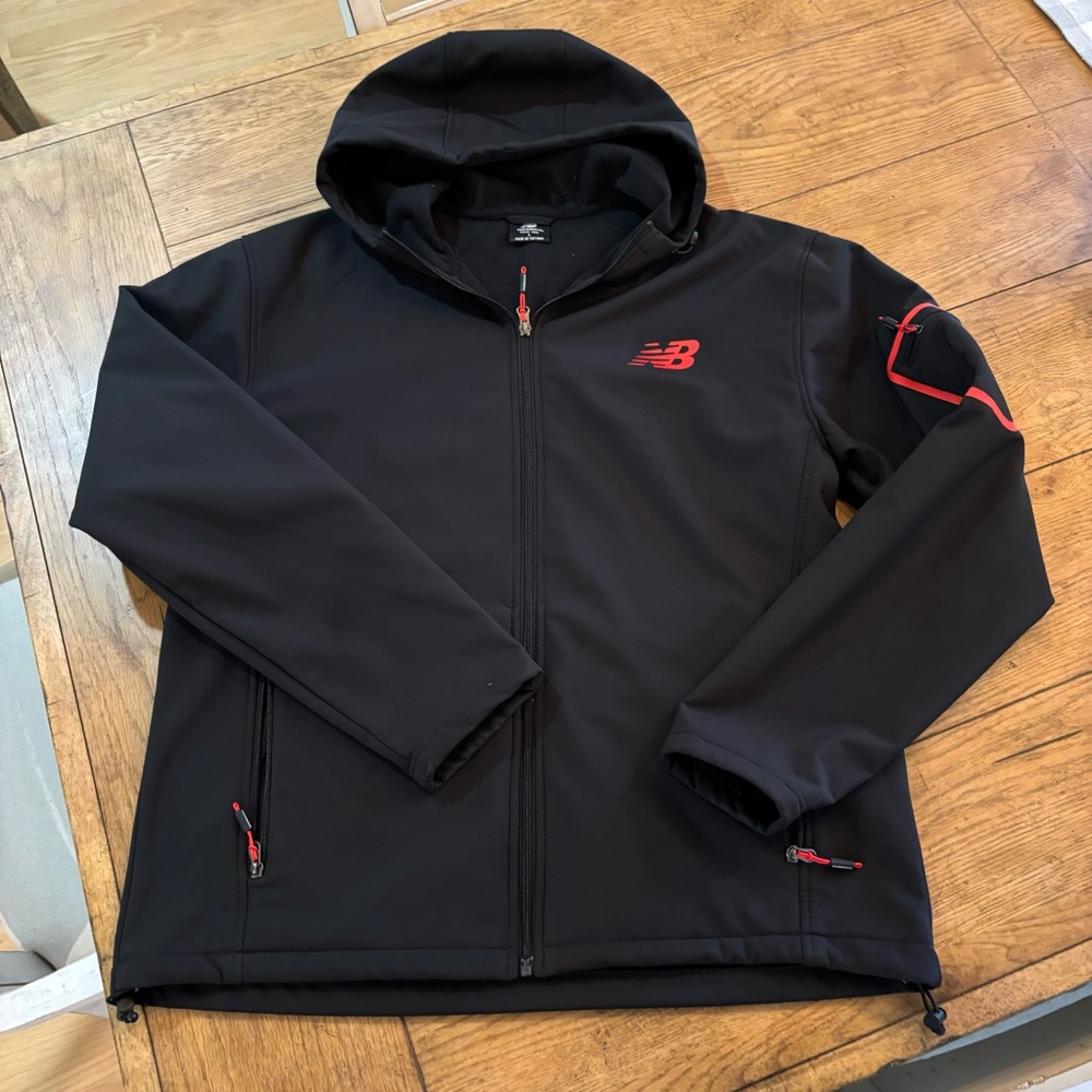 New Balance Men’s lined jacket Size Large black and red
